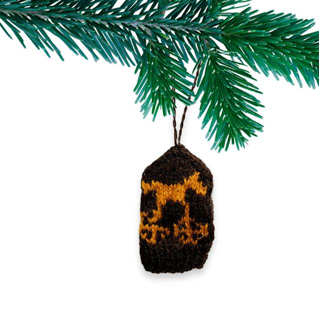 Strikkekit - brun mini-vante til juletræet med solvognsmotiv